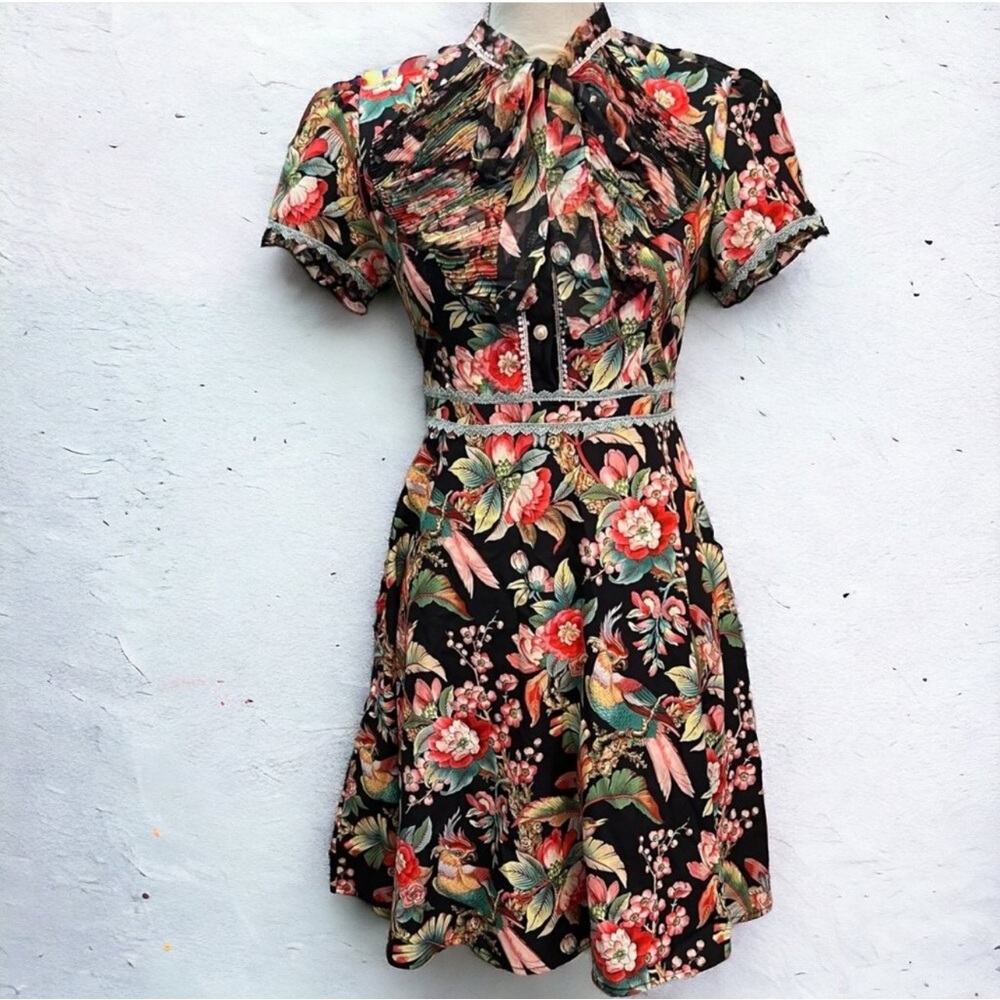 Dalia MacPhee High Collar Cockatoo Bird Dress Size Medium NWT